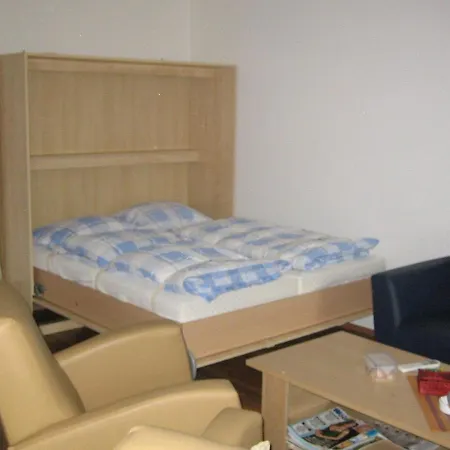 Apartment In Near Lift *