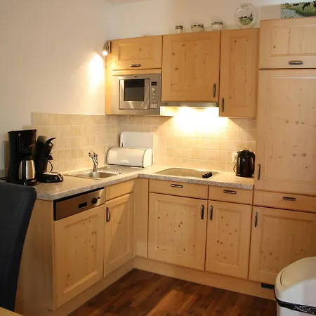 Apartment In Near Lift