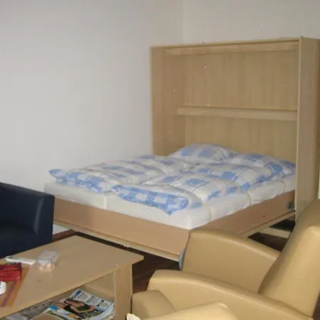 In Near Lift Apartment *